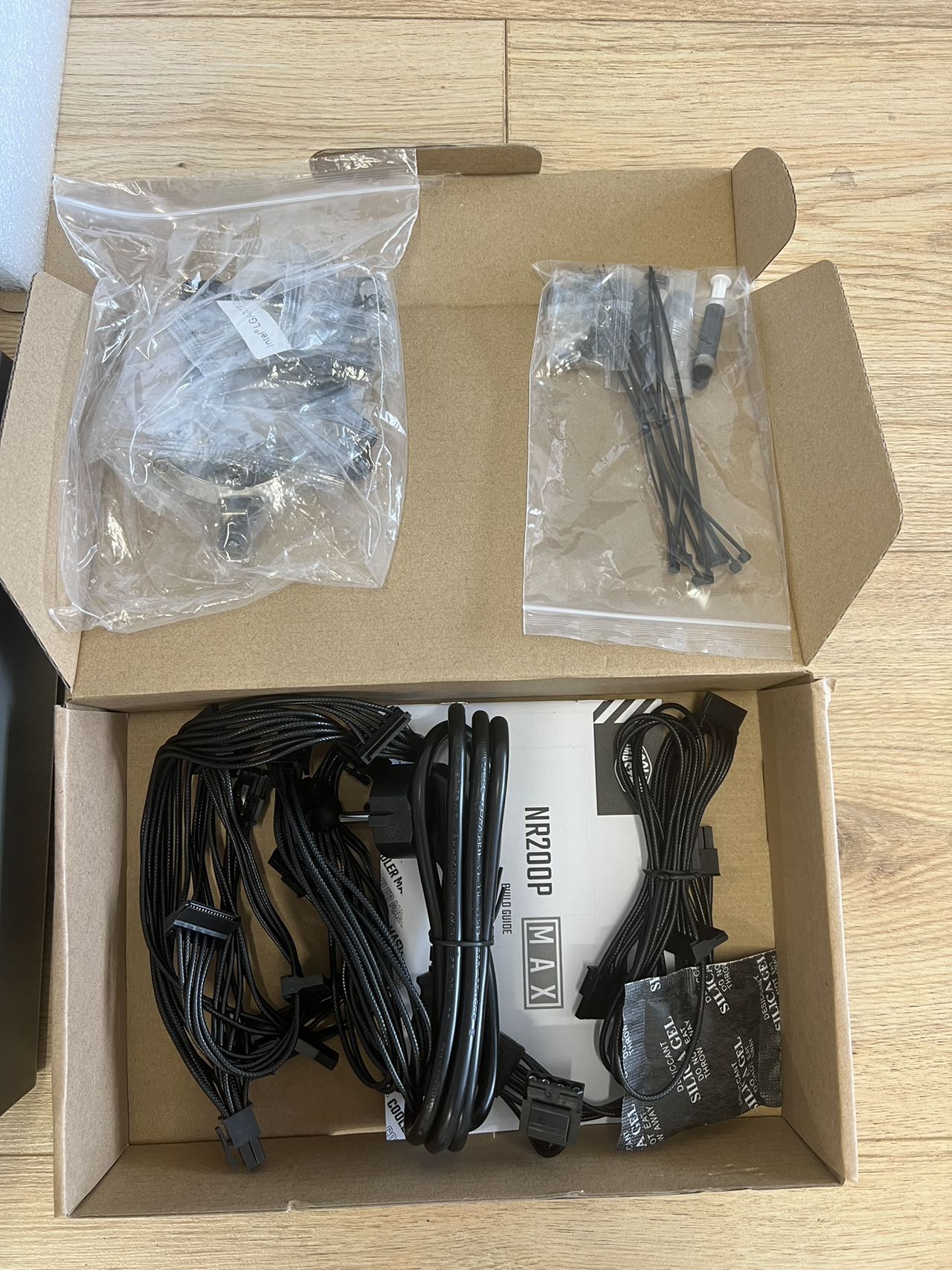Tweedekans Cooler Master MasterBox NR200P Max Black Incl. 850W PSU & ingebouwde 280mm AiO Tweedekans Cooler Master MasterBox NR200P Max Black Incl. 850W PSU & ingebouwde 280mm AiO